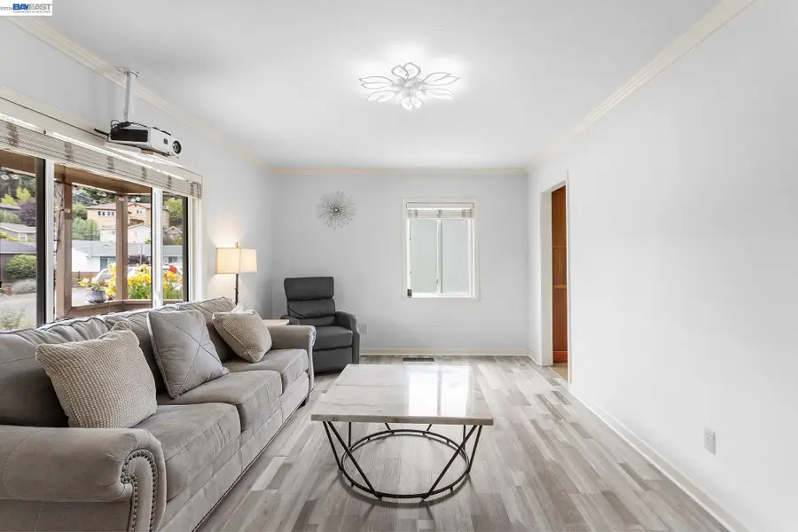 3270 Keith Ave, Castro Valley, CA 94546 - #2