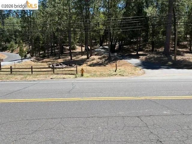 18985 Ferretti Rd, Groveland, CA 95321 - #1