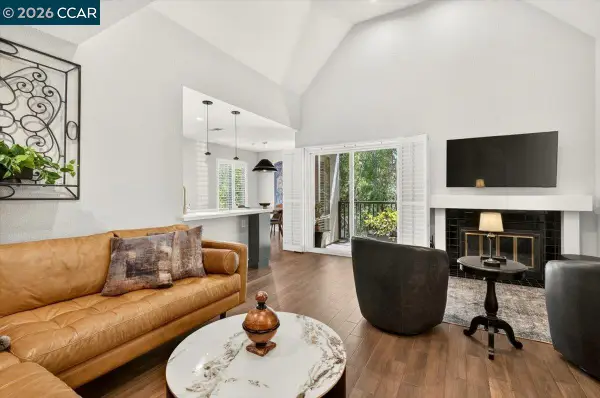 3183 Wayside Plz  #311, WALNUT CREEK, CA 94597