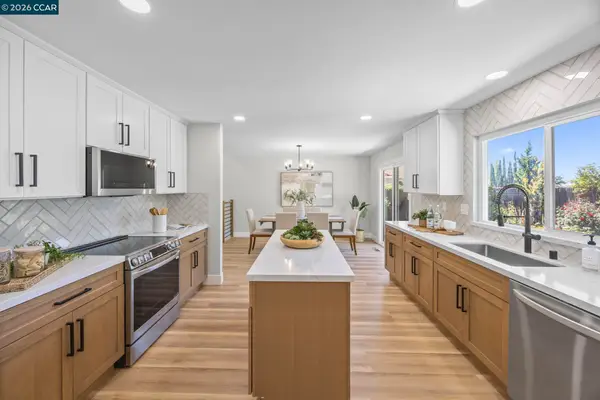 2 El Molino Dr, CLAYTON, CA 94517