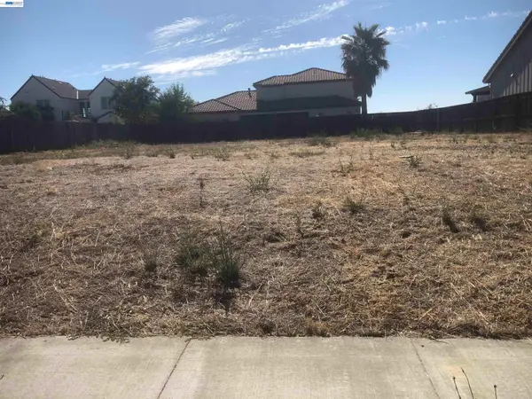 2252 Somerset Cir, WOODLAND, CA 95776