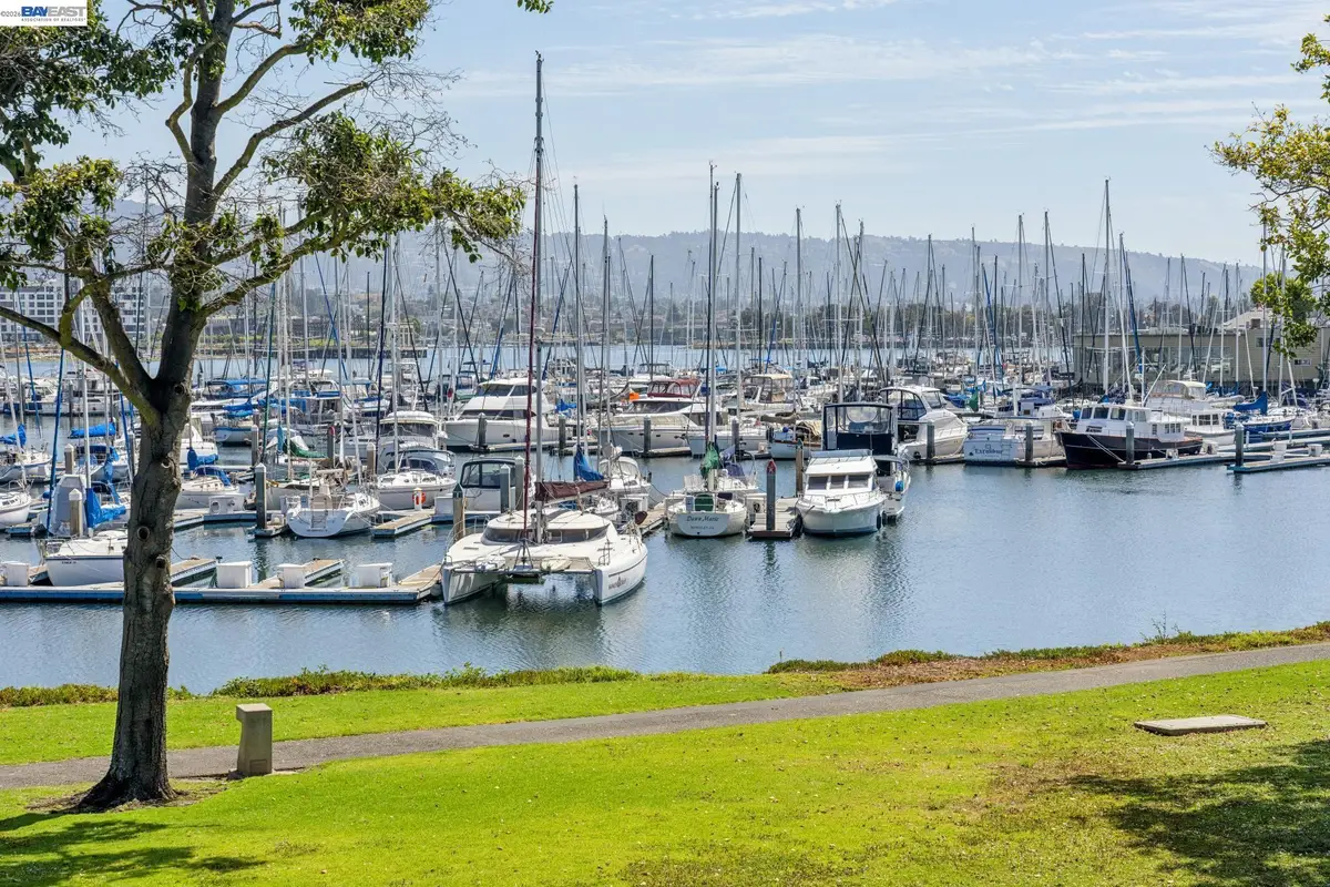 48 Invincible Ct  #F19, Alameda, CA 94501 - #1