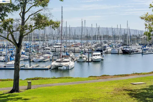 48 Invincible Ct  #F19, ALAMEDA, CA 94501
