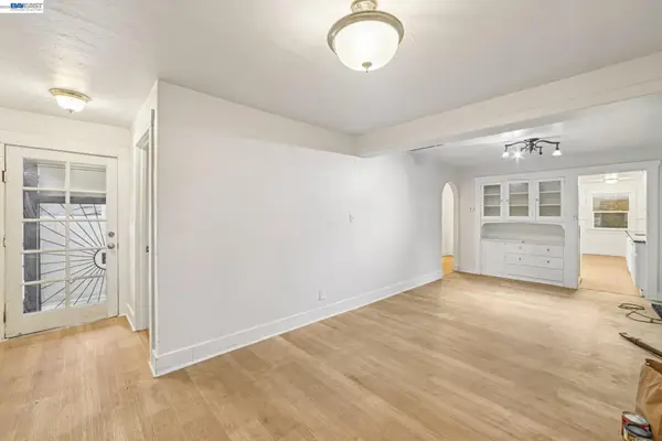 5826 Avenal, OAKLAND, CA 94605