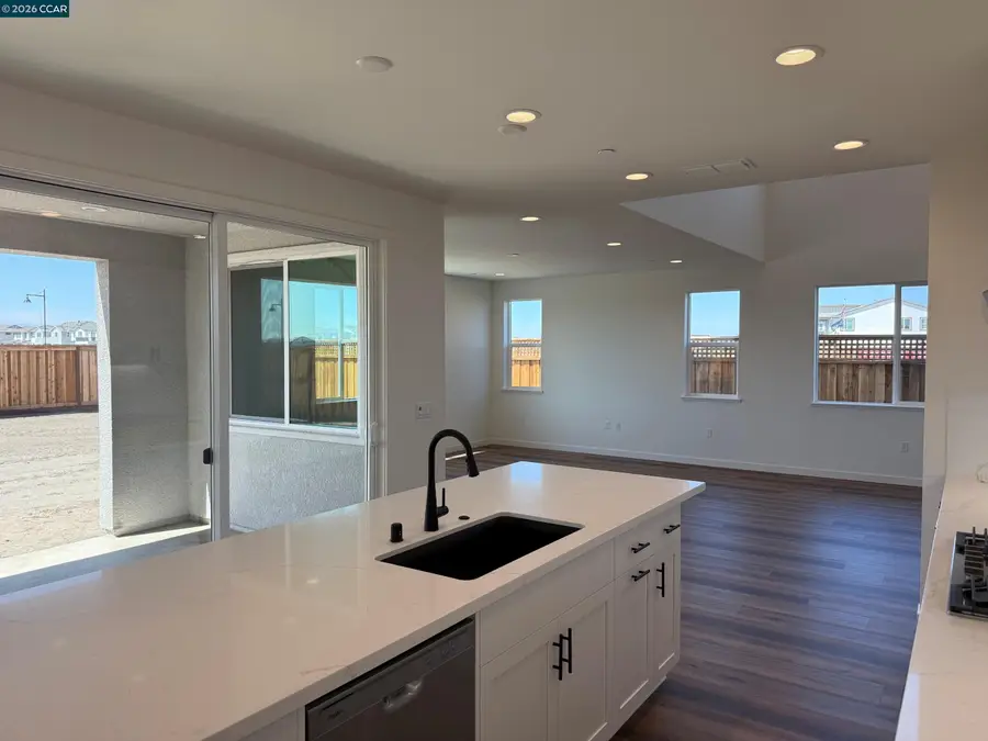 3696 Darnoch Ave., Lathrop, CA 95330 - #3