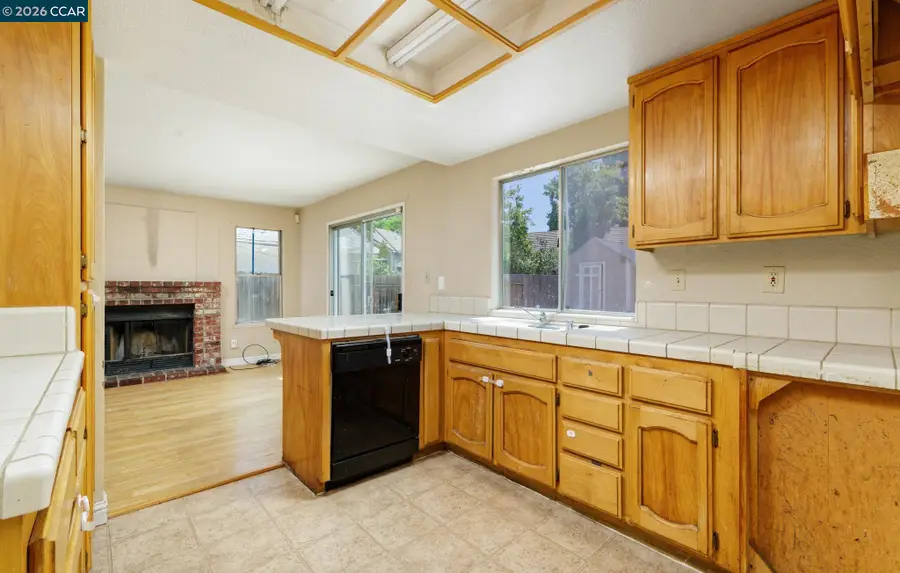 8641 Sunnybrae Dr, Sacramento, CA 95823 - #3