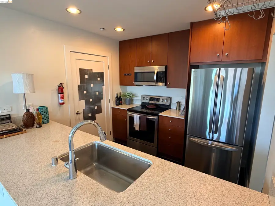 585 9Th St  #335, Oakland, CA 94607 - #3