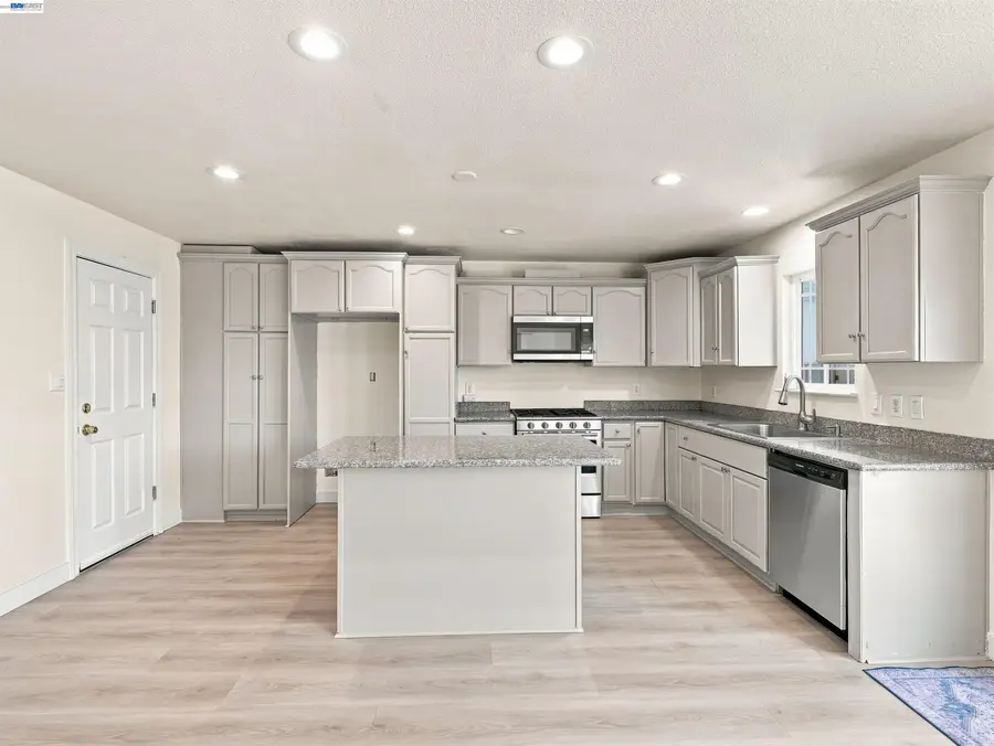 112 Jimno Ave, Pittsburg, CA 94565 - #2