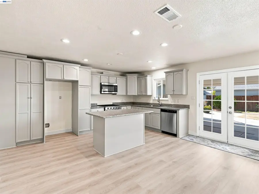 112 Jimno Ave, Pittsburg, CA 94565 - #3
