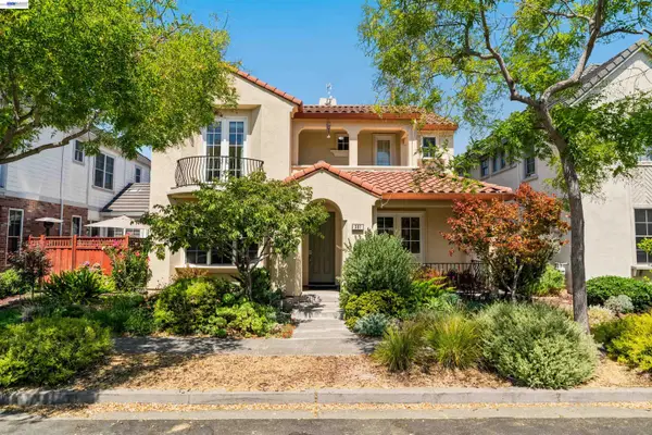 381 Hollister Ave, ALAMEDA, CA 94501