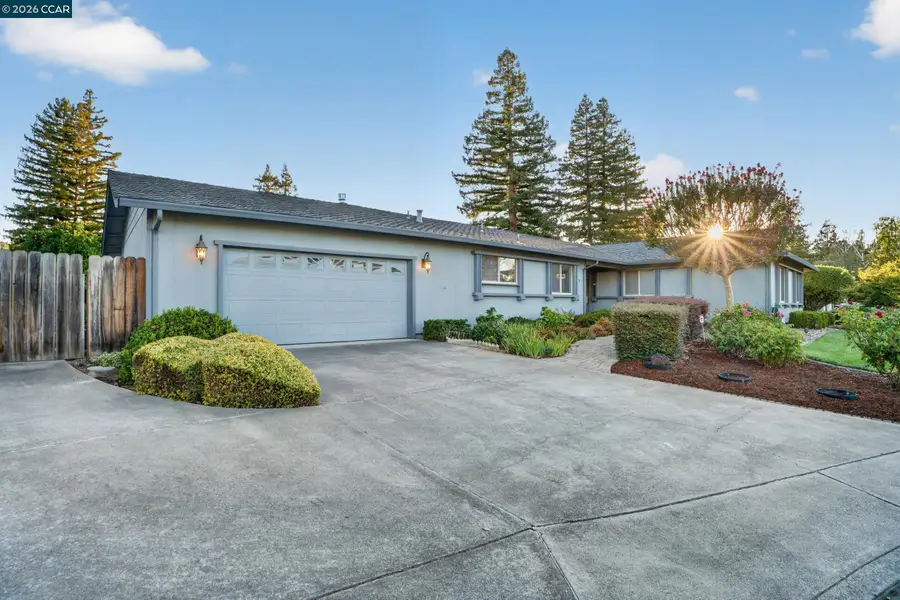 8 Casey Glen Ct, Clayton, CA 94517 - #3