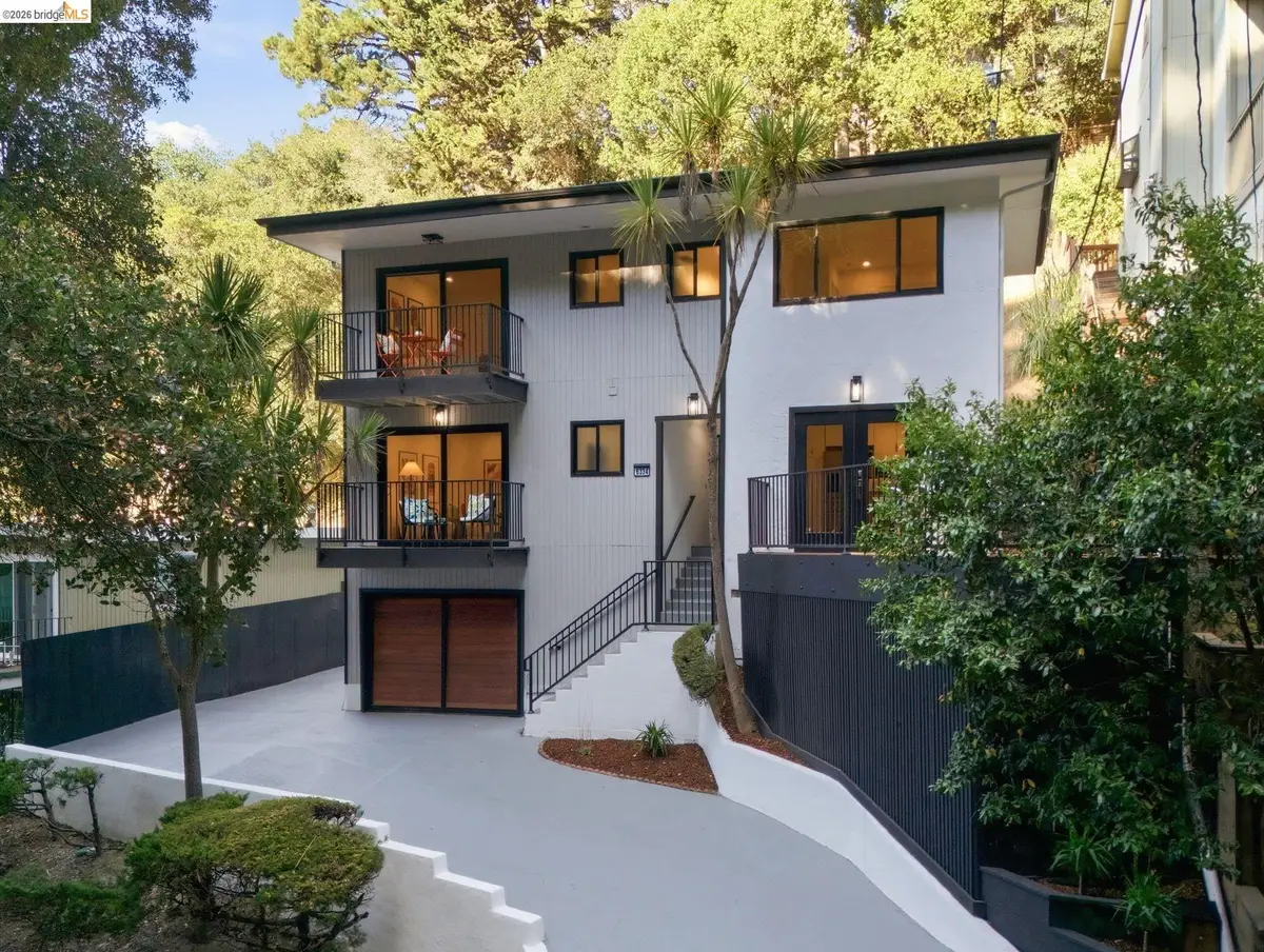 6334 Doran Dr, Oakland, CA 94611 - #1
