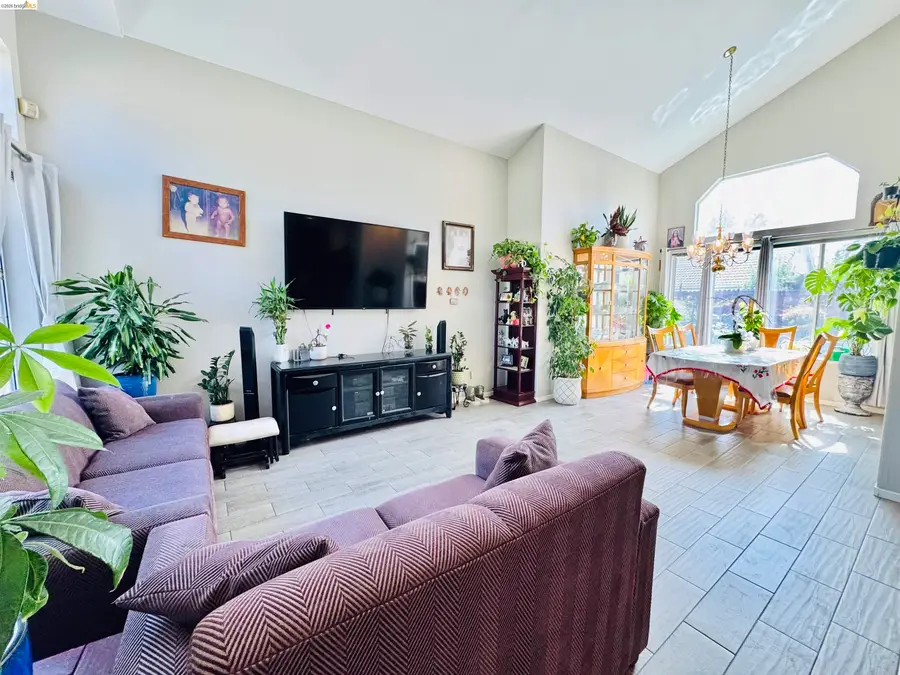 3865 Mcdougald Blvd, Stockton, CA 95206 - #3