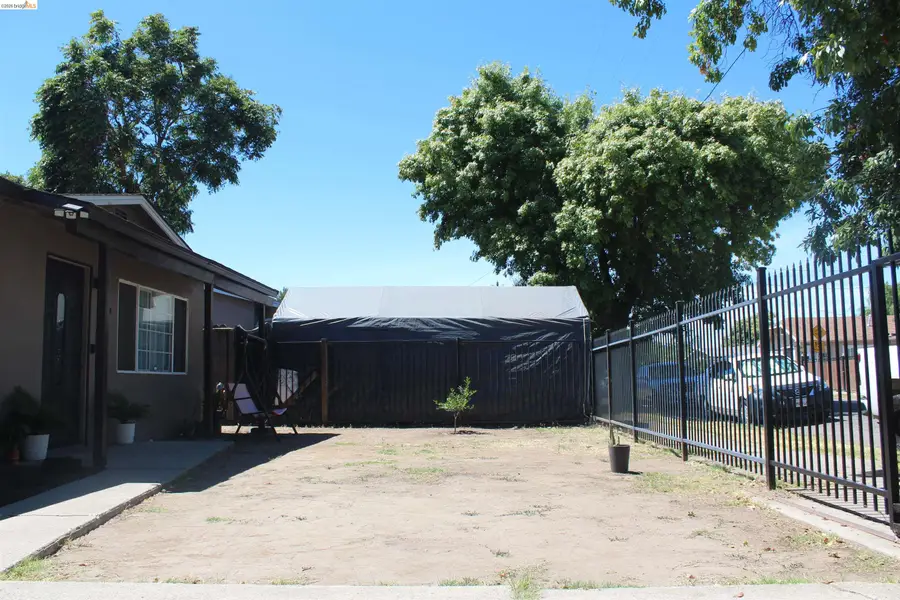 2268 Marsh St, Stockton, CA 95205 - #3