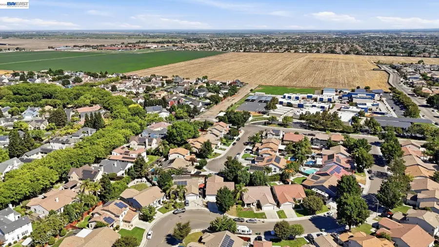 947 Forecast Ln, Tracy, CA 95377 - #3