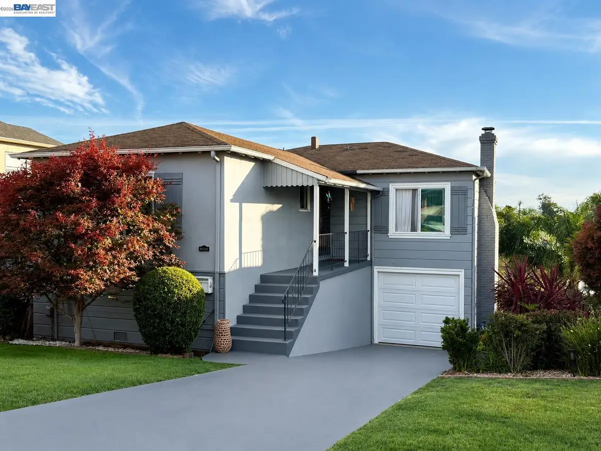 8233 Golf Links Rd, Oakland, CA 94605 - #1