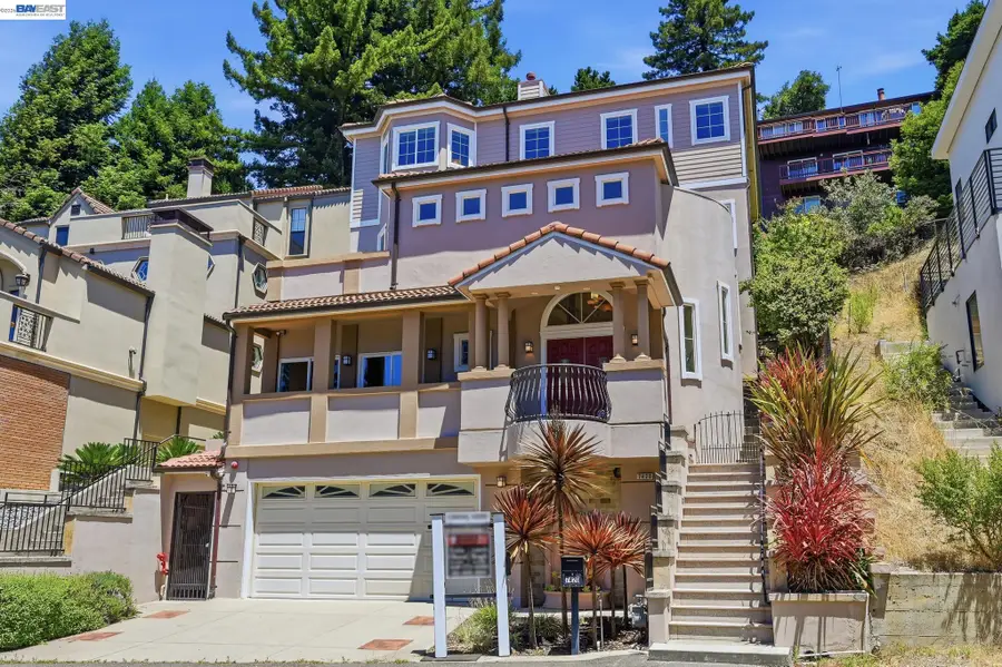 7420 Skyline Blvd, Oakland, CA 94611 - #3