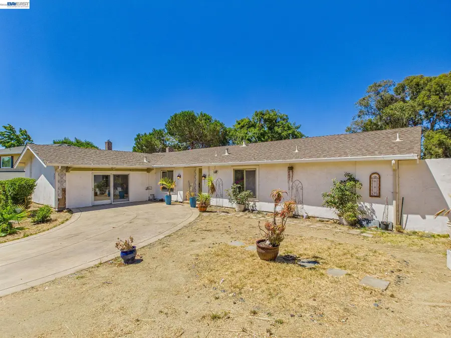 327 Steven Cir, Benicia, CA 94510 - #2