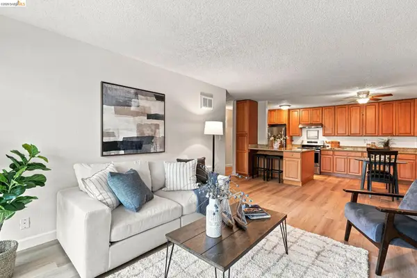 955 Shorepoint Court  #208, ALAMEDA, CA 94501