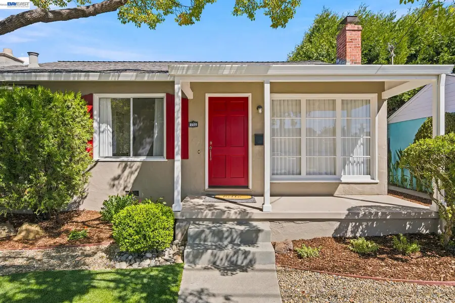 2220 Farley St, Castro Valley, CA 94546 - #2