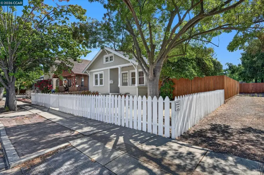 1002 Warren St, Martinez, CA 94553 - #3