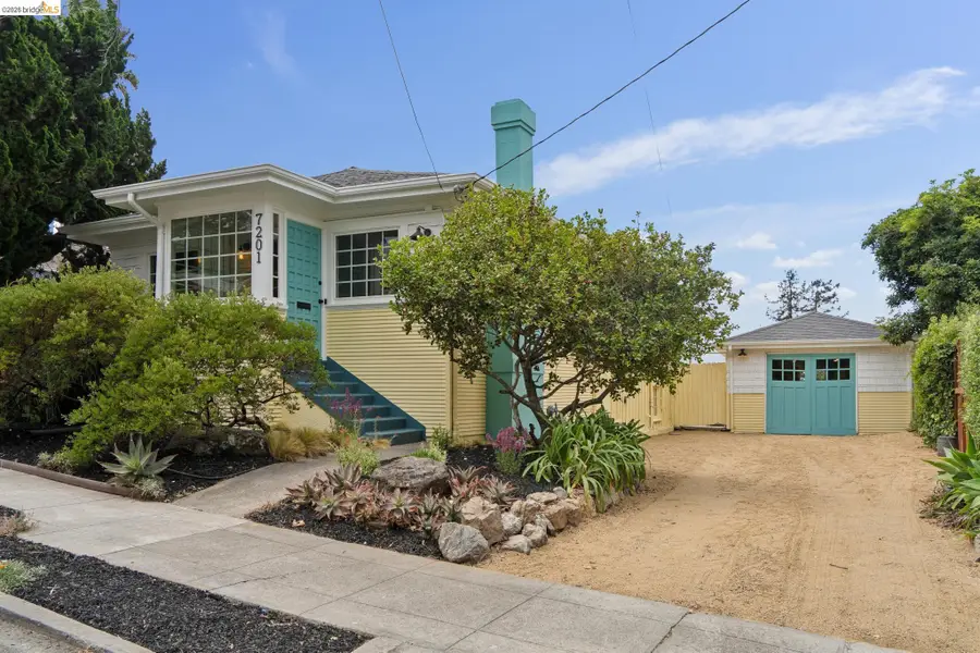 7201 Sunkist Dr, Oakland, CA 94605 - #2