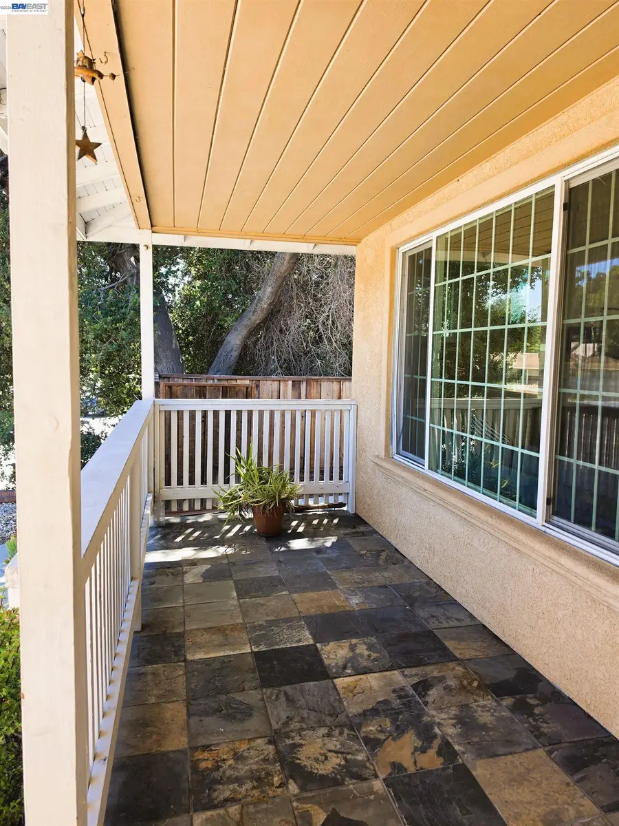22341 6Th St, Castro Valley, CA 94546 - #3