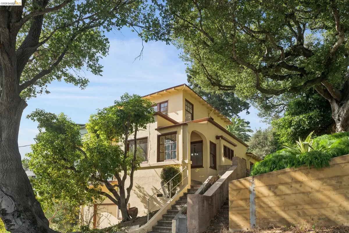 2605 Hilgard Ave, Berkeley, CA 94709 - #1