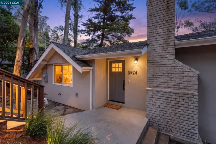 5924 Balboa Dr, Oakland, CA 94611 - #2