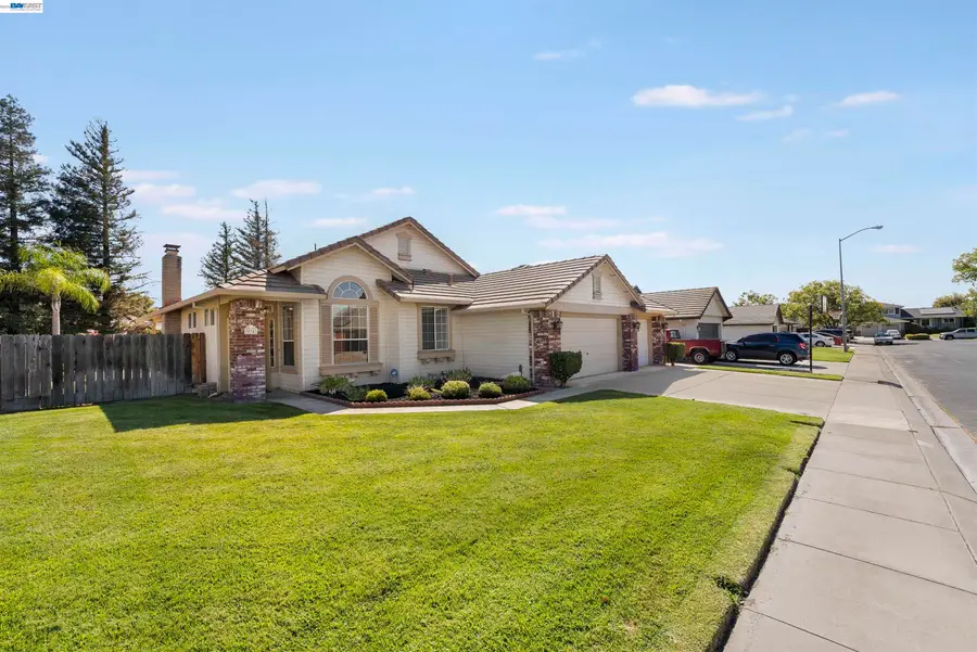 534 Reisling Ct, Manteca, CA 95337 - #2