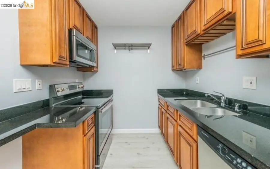 4099 Howe St  #102, Oakland, CA 94611 - #3
