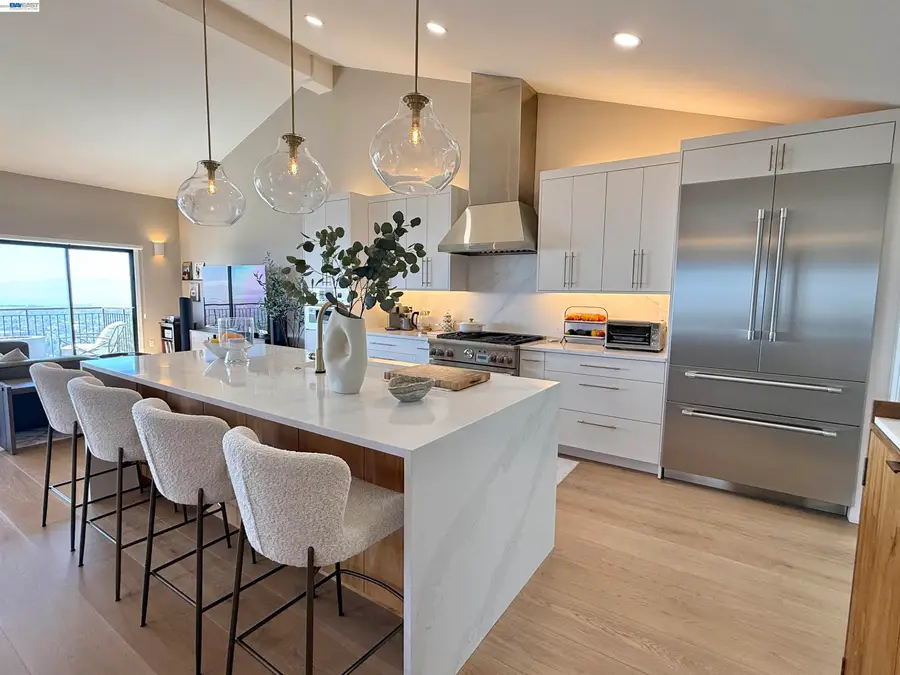 8 Starview Dr, Oakland, CA 94618 - #3