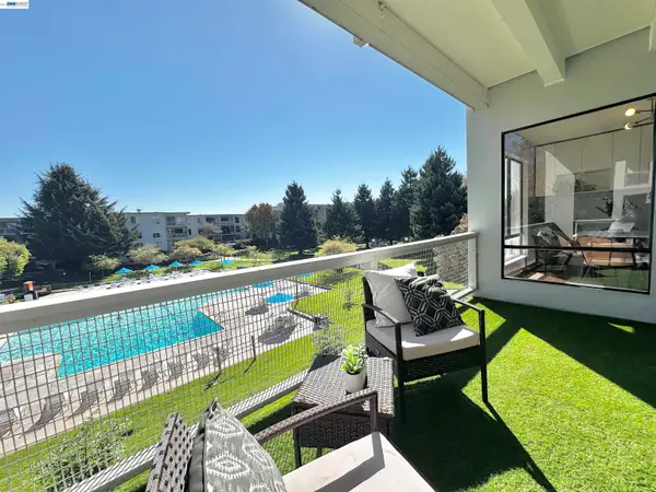 6 Commodore Drive  #C337, EMERYVILLE, CA 94608