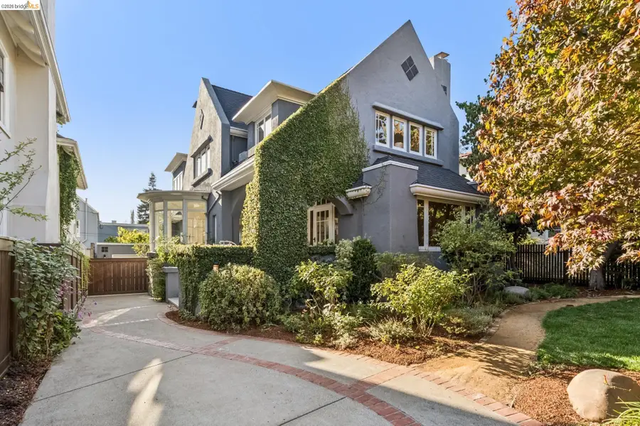 2710 Claremont Blvd., Berkeley, CA 94705 - #3