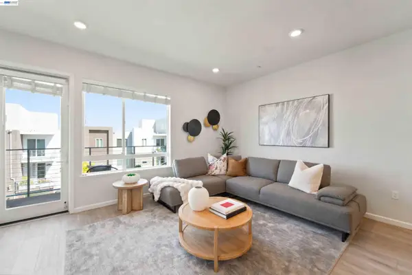 314 Llano De Los Robles Ave  #7, SAN JOSE, CA 95136