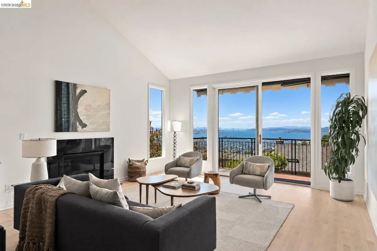 25 Captains Cv, Oakland, CA 94618 - #1