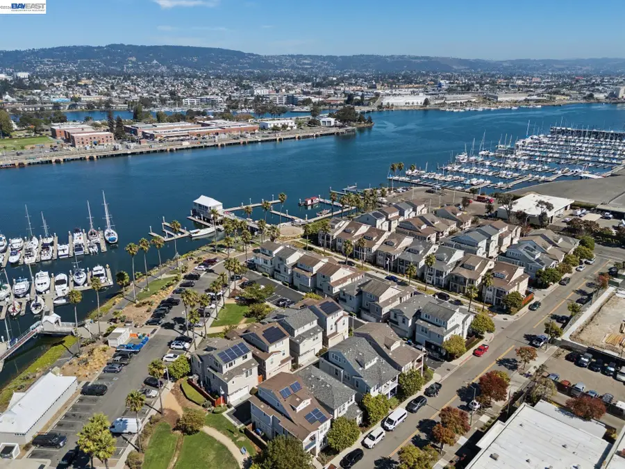 2060 Hibbard St, Alameda, CA 94501 - #2