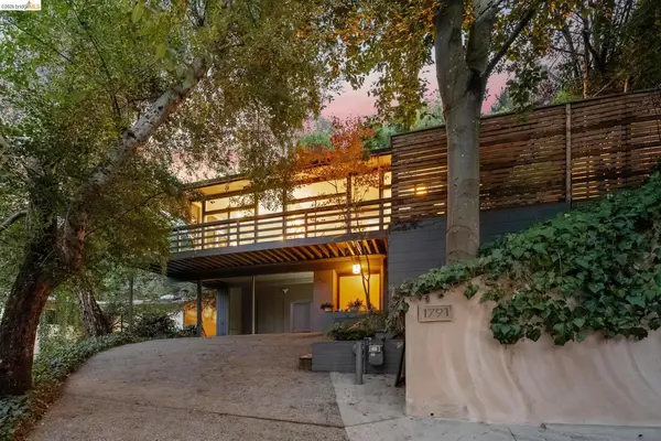 1791 Indian Way, OAKLAND, CA 94611