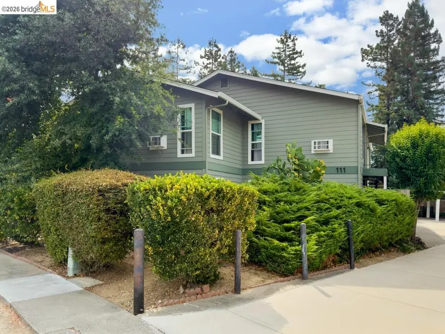 111 Virginia Hills Dr, Martinez, CA 94553 - #2