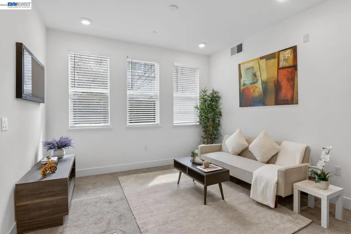 411 Rhythm Ln, Hayward, CA 94544 - #1
