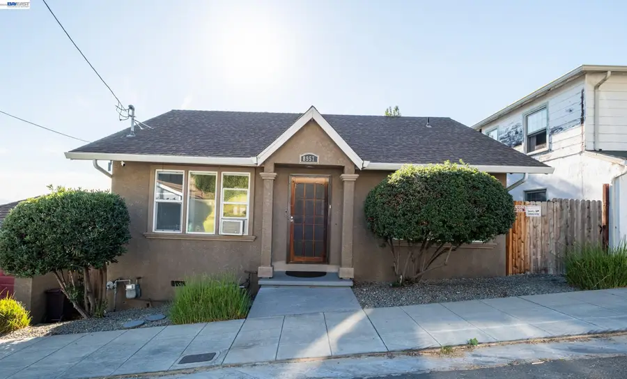 8957 Lawlor St, Oakland, CA 94605 - #2