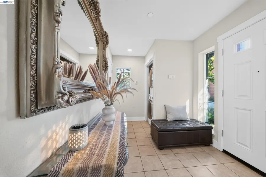 908 Arietta Dr, Mountain View, CA 94043 - #2