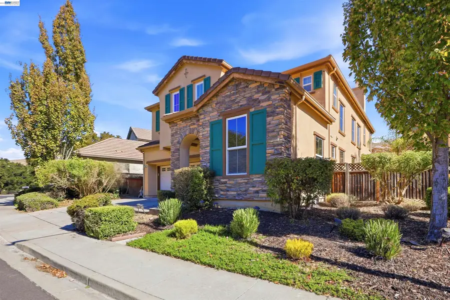 7084 Alder Creek Rd, Vallejo, CA 94591 - #2