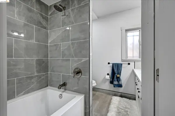 2524 66Th Ave, OAKLAND, CA 94605