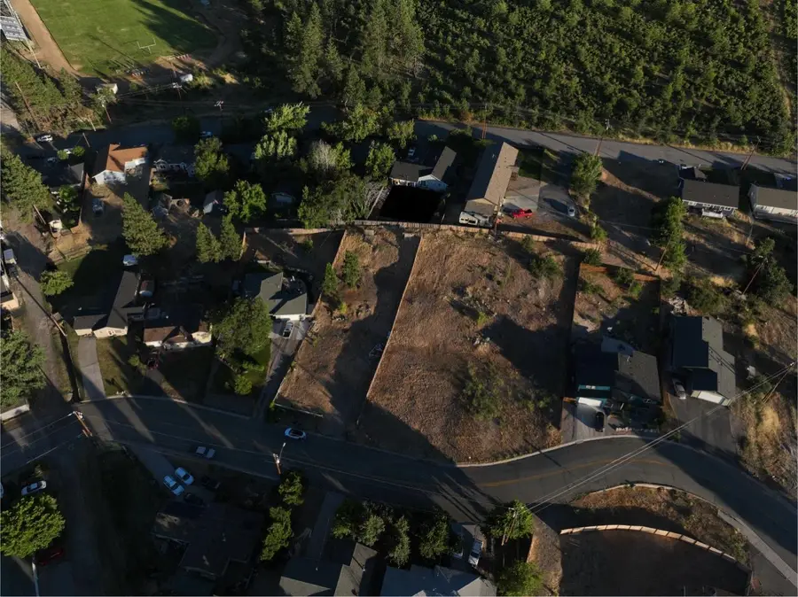 891 Davis Avenue, Weed, CA 96094 - #3