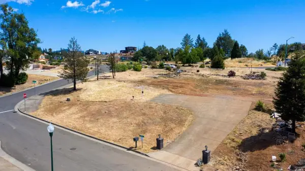 3901 Heathfield Place, SANTA ROSA, CA 95404