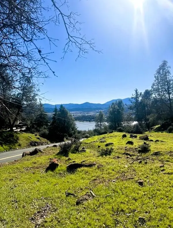 17426 Deer Hill Road, HIDDEN VALLEY LAKE, CA 95467