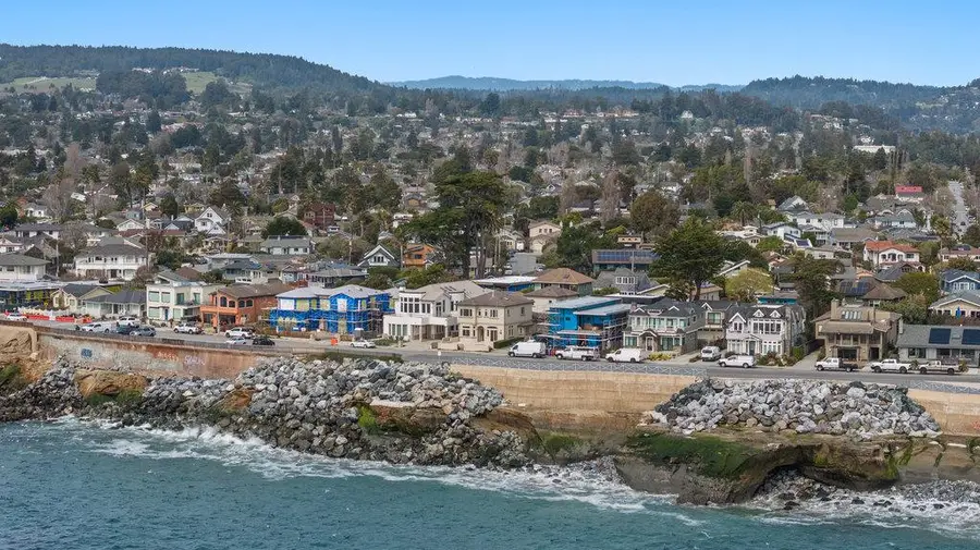 940 Cliff Drive, Santa Cruz, CA 95060 - Image #2