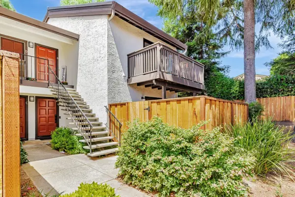 775 Williamsburg Way  #Apt B, GILROY, CA 95020