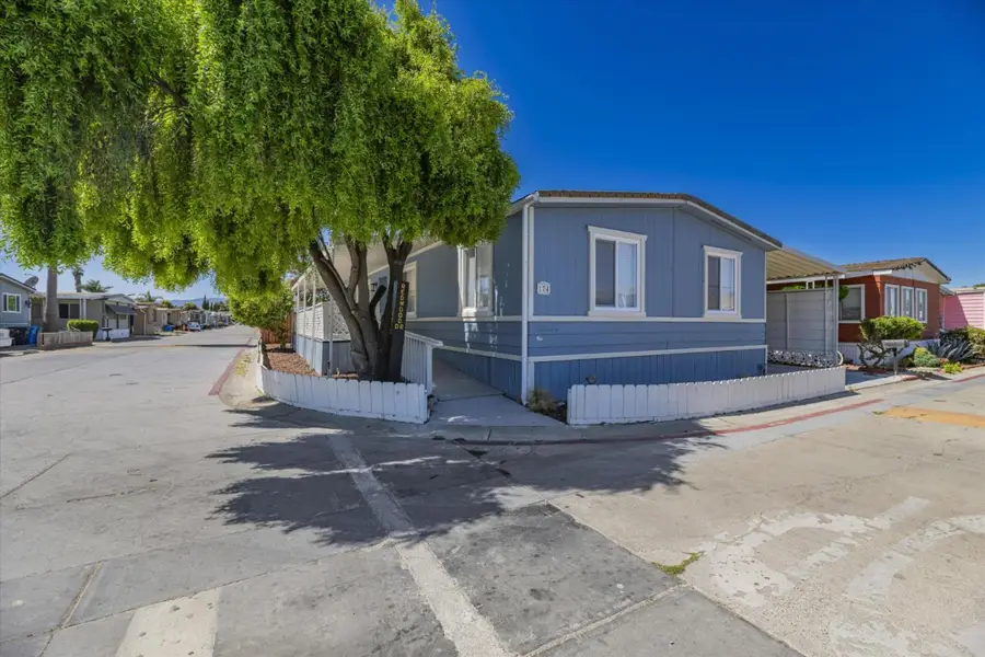 174 REDWOOD Drive, Hollister, CA 95023 - Image #2